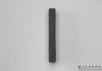 图片[3]-Inkstick inscribed with “Tianfu longxiang”, Qing dynasty (1644-1911)-China Archive